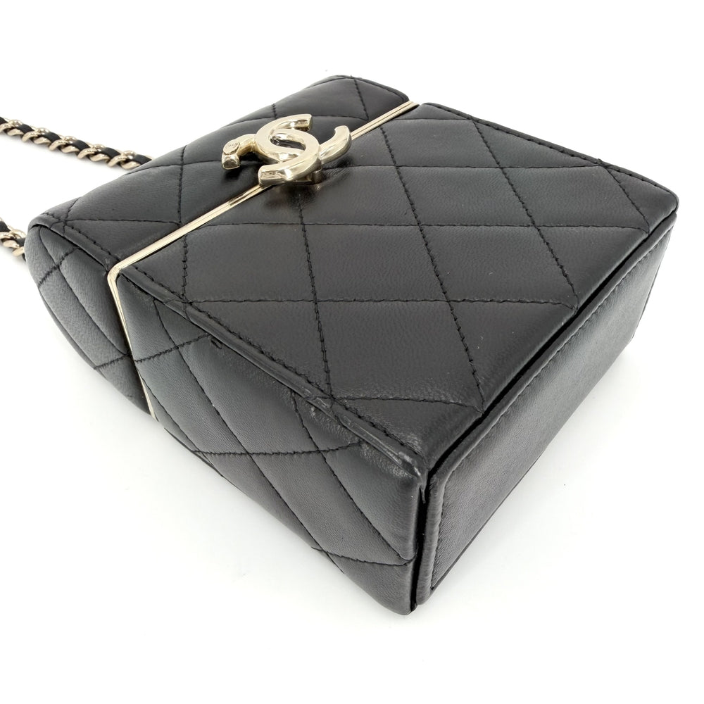 CHANEL シャネル ショルダーバッグ マトラッセ ココマーク ミニバッグ ラムスキン ブラック 黒 ゴールド金具 レディース【中古品】