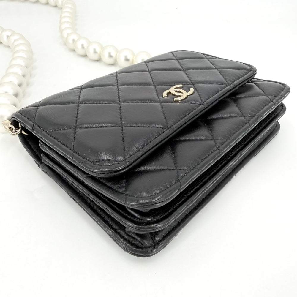 CHANEL シャネル チェーンウォレット マトラッセ ココマーク ショルダーバッグ ミニバッグ レザー フェイクパール ブラック 黒 ゴールド金具 レディース【中古品】