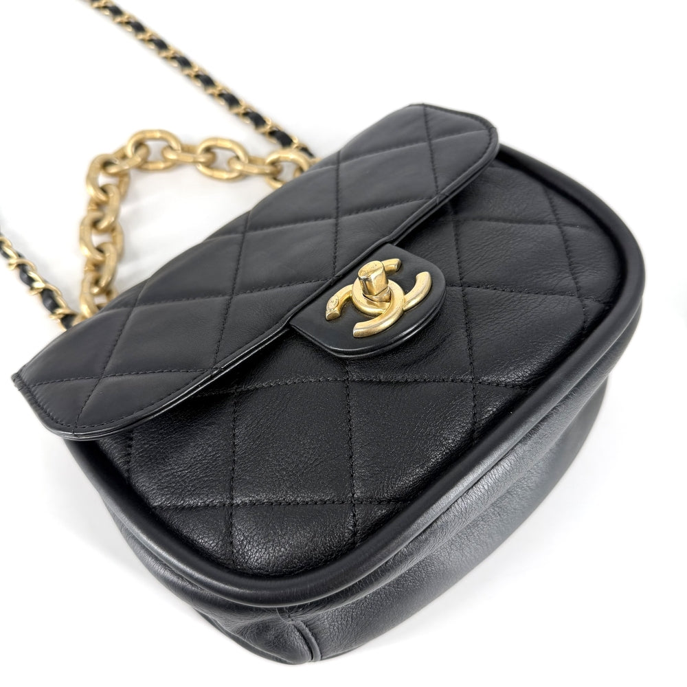 CHANEL シャネル 2WAY マトラッセ ハンドバッグ チェーンショルダーバッグ ココマーク ラムスキン ブラック 黒 ゴールド金具 レディース【中古品】