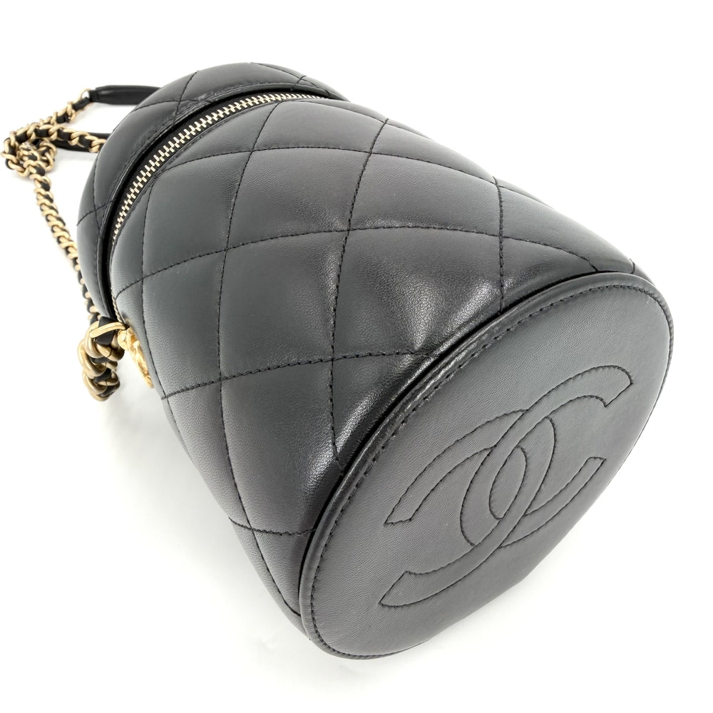 CHANEL シャネル ショルダーバッグ ロゴ マトラッセ チェーンショルダー バニティバッグ Matelasse ココマーク ラムスキン ブラック 黒 ゴールド金具 レディース【中古品】