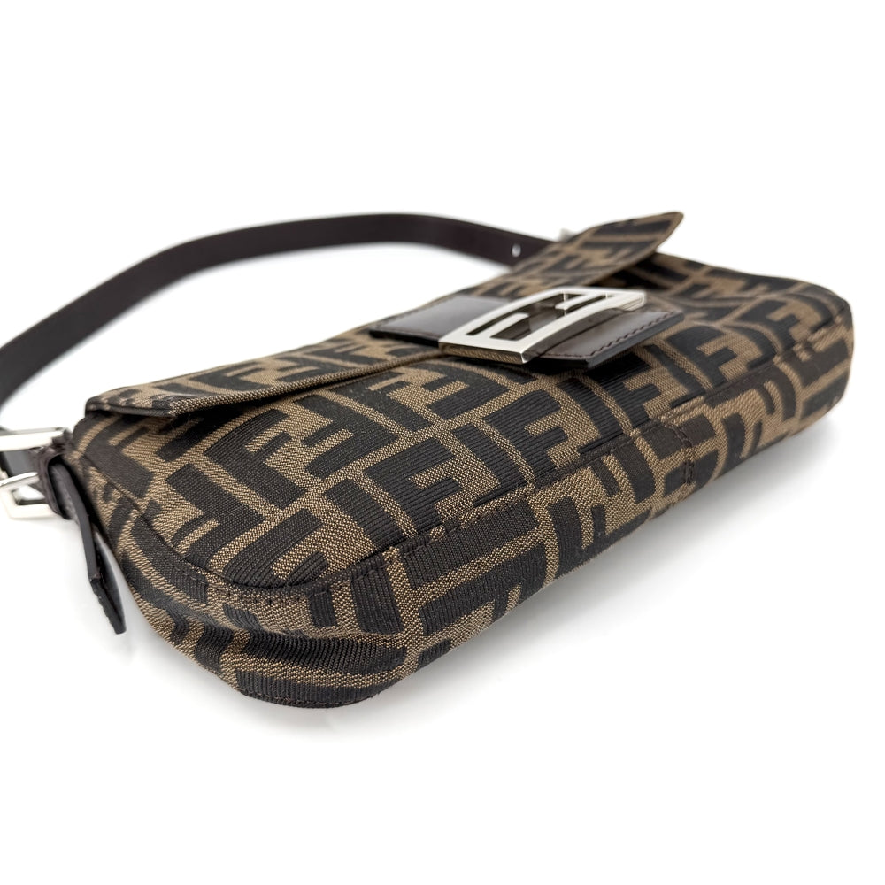 FENDI フェンディ ショルダーバッグ ズッカ マンマバケット 26424 キャンバス レザー ブラウン 茶 シルバー金具 レディース【中古品】
