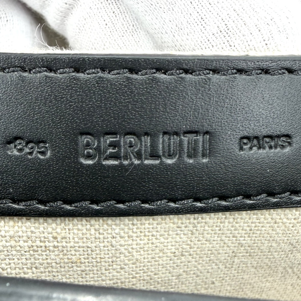 Berluti ベルルッティ 2WAY カリグラフィ トゥジュール ショルダーバッグ ハンドバッグ トートバッグ レザー パープル 紫
 シルバー金具 メンズ【中古品】