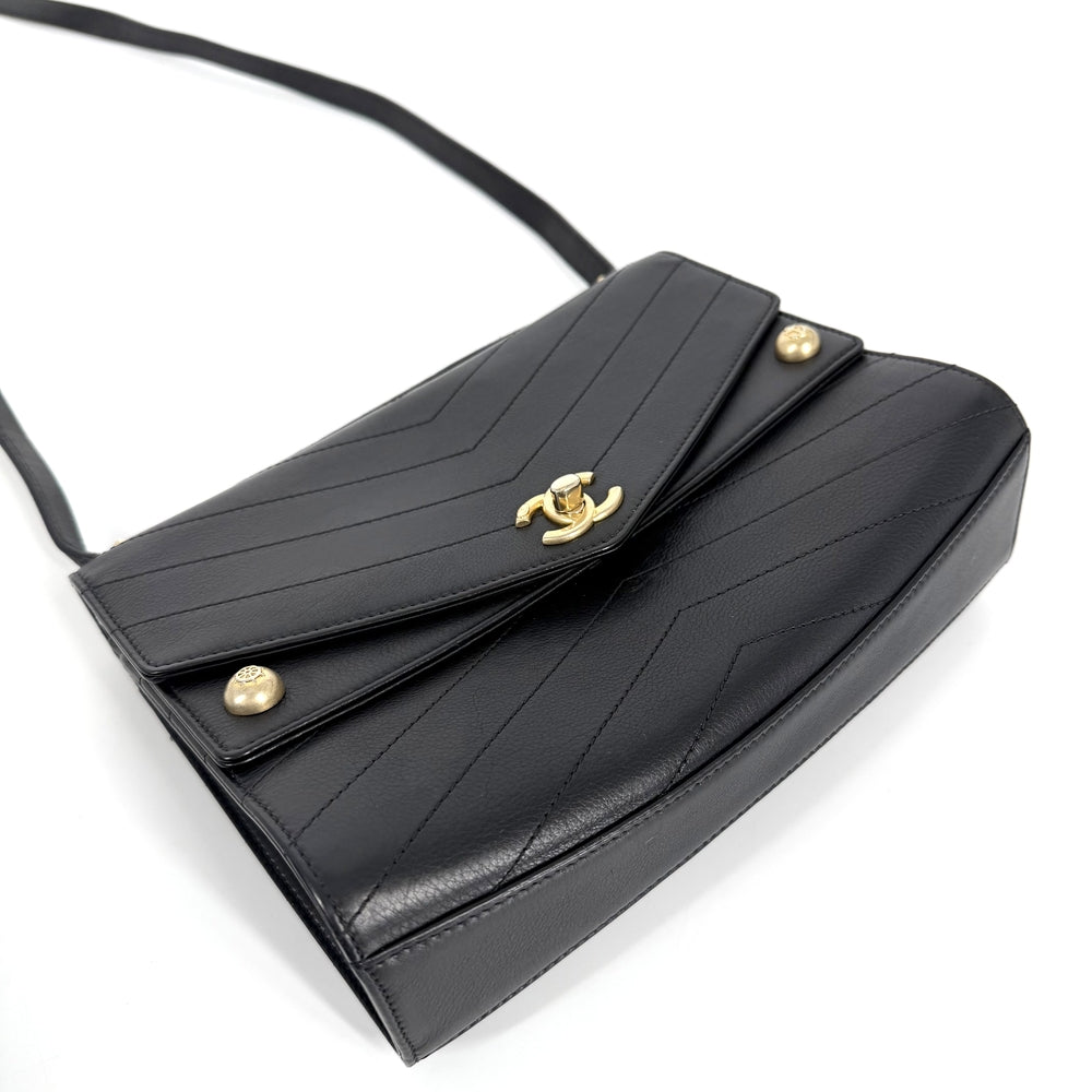 CHANEL シャネル ショルダーバッグ シェブロン チェーンショルダーバッグ ココマーク レザー ブラック 黒 ゴールド金具 レディース【中古品】