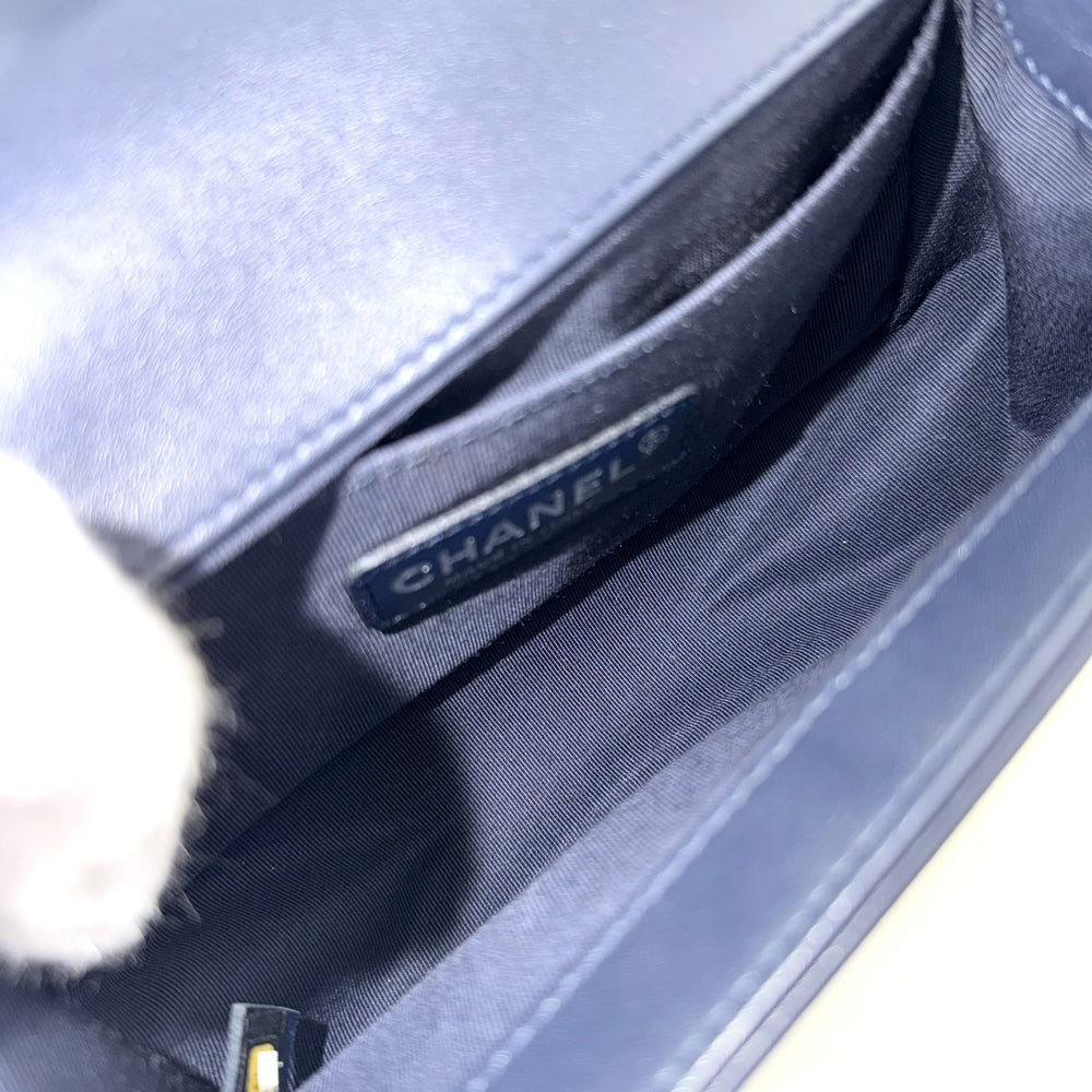 CHANEL シャネル ショルダーバッグ マトラッセ ボーイシャネル ラムスキン ネイビー 紺 シルバー金具 レディース【中古品】