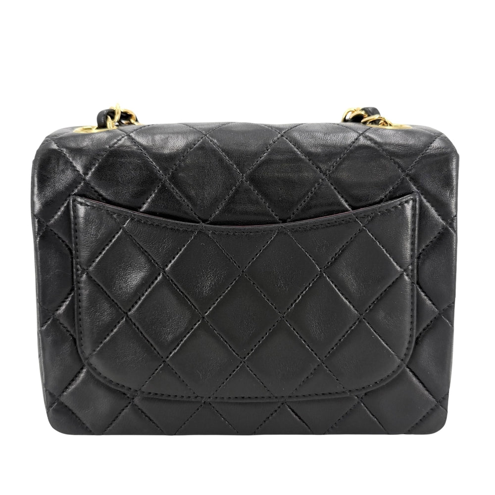 CHANEL シャネル ショルダーバッグ ミニマトラッセ チェーン ターンロック Mini Matelasse ココマーク ラムスキン ブラック 黒 ゴールド金具 レディース【中古品】