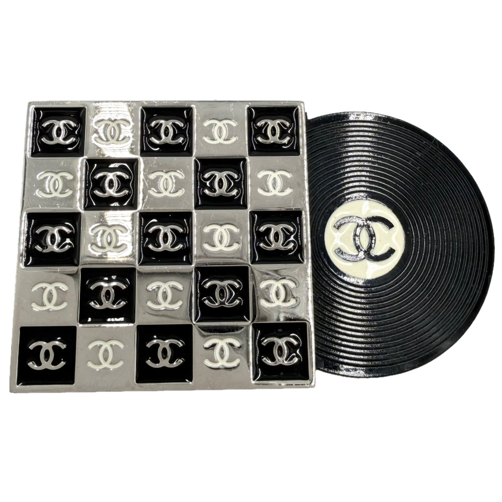 CHANEL シャネル ブローチ ココマーク アクセサリー レコードモチーフ 04P シルバー ブラック 黒 レディース 約40.7g 2004年【中古品】