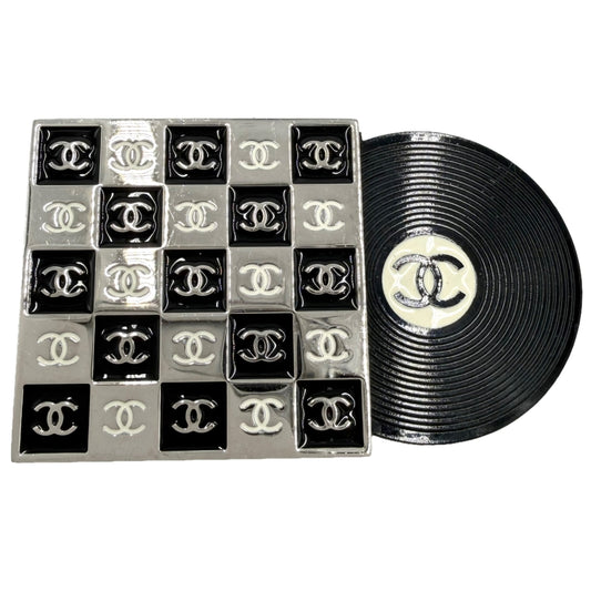 CHANEL シャネル ブローチ ココマーク アクセサリー レコードモチーフ 04P シルバー ブラック 黒 レディース 約40.7g 2004年【中古品】