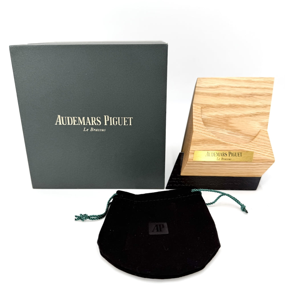 AUDEMARS PIGUET オーデマ・ピゲ 雑貨 不動 ロイヤルオーク オフショア ダイバー テーブルクロック 置き時計 ステンレススチール ホワイト 白 シルバー シルバー金具 ユニセックス【中古品】