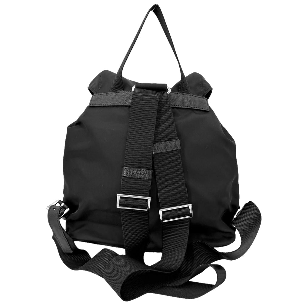 PRADA プラダ リュック トライアングルロゴ バックパック メンズ レディース 1BZ677 ナイロン ブラック 黒 シルバー金具 ユニセックス【中古品】