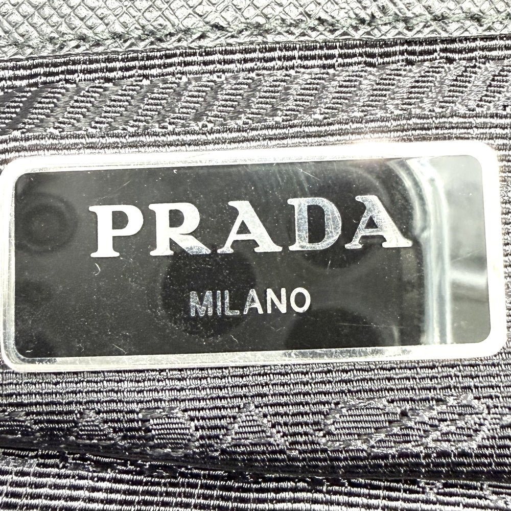PRADA プラダ リュック トライアングルロゴ バックパック メンズ レディース 1BZ677 ナイロン ブラック 黒 シルバー金具 ユニセックス【中古品】