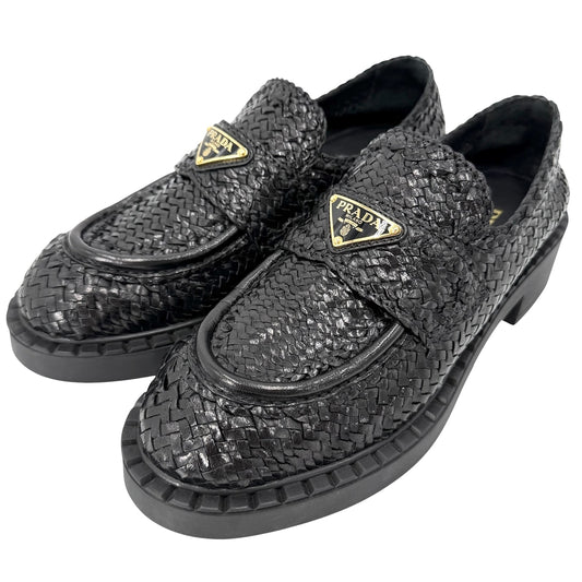 PRADA プラダ ローファー トライアングルロゴ 編み込み 靴 39 1/2サイズ 約26.5cm レザー ブラック 黒 ゴールド金具 レディース【中古品】
