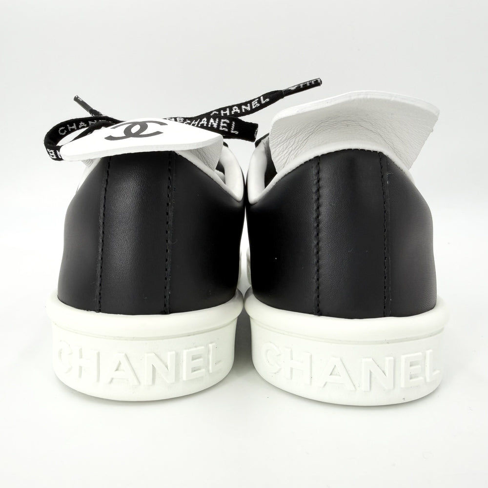 CHANEL シャネル スニーカー ココマーク ロゴ 靴 ローカット 36サイズ 約23cm レザー ブラック 黒 ホワイト 白 レディース【中古品】