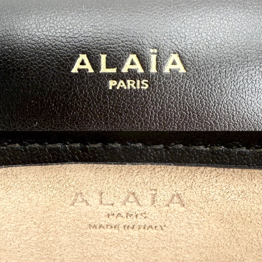 ショルダーバッグ ALAIA アライア ルクリック ミディアム イーストウエスト LE CLICK AA1S0S01430CA332 レザー ブラウン 茶 ゴールド金具 レディース【中古品】