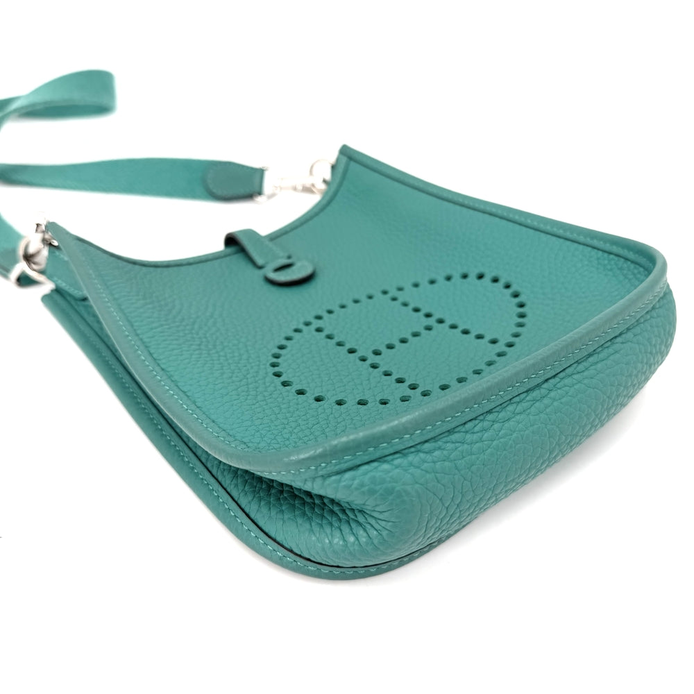 HERMES エルメス ショルダーバッグ エブリンTPM ポシェット Evelyne 小さめ D刻印 レザー グリーン 緑 シルバー金具 レディース 2019年【中古品】