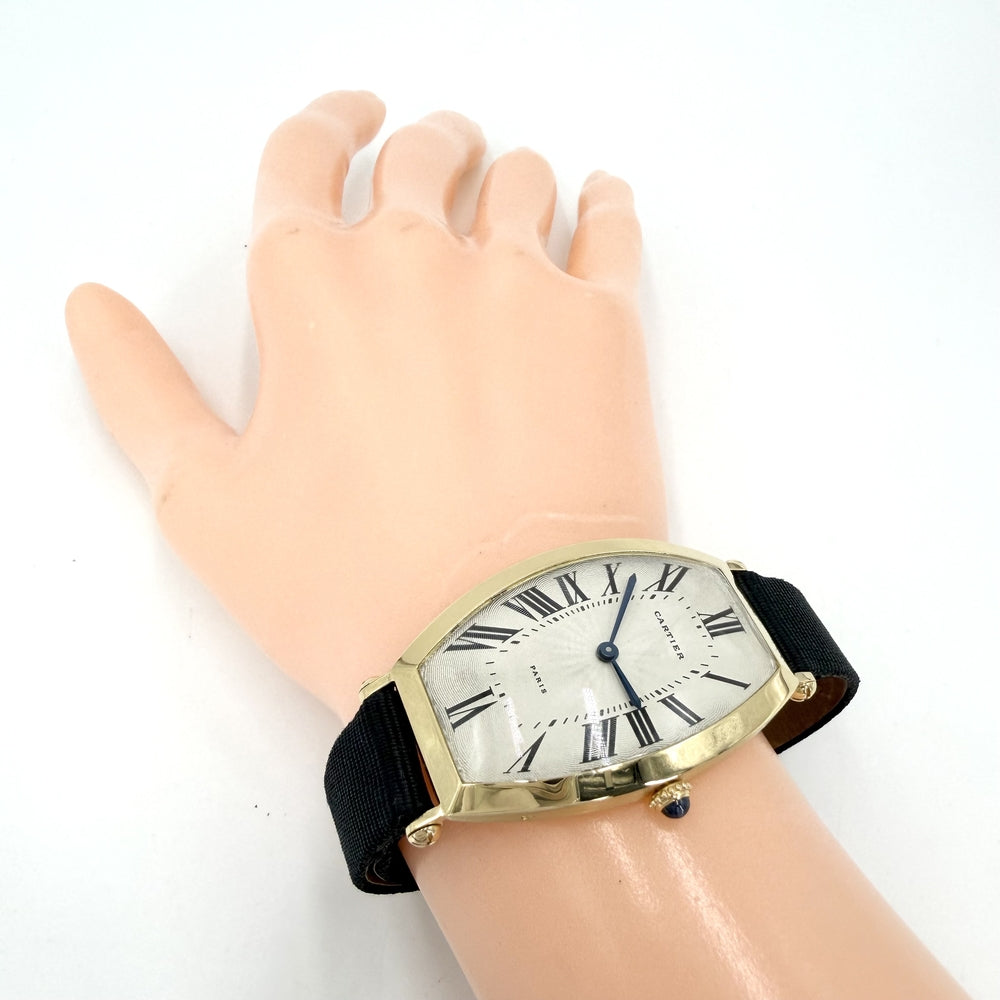 CARTIER カルティエ 腕時計 トノー 750YG ギョーシェ文字盤 A102203 手巻き K18ゴールド ブラック 黒 ゴールド レディース【中古品】