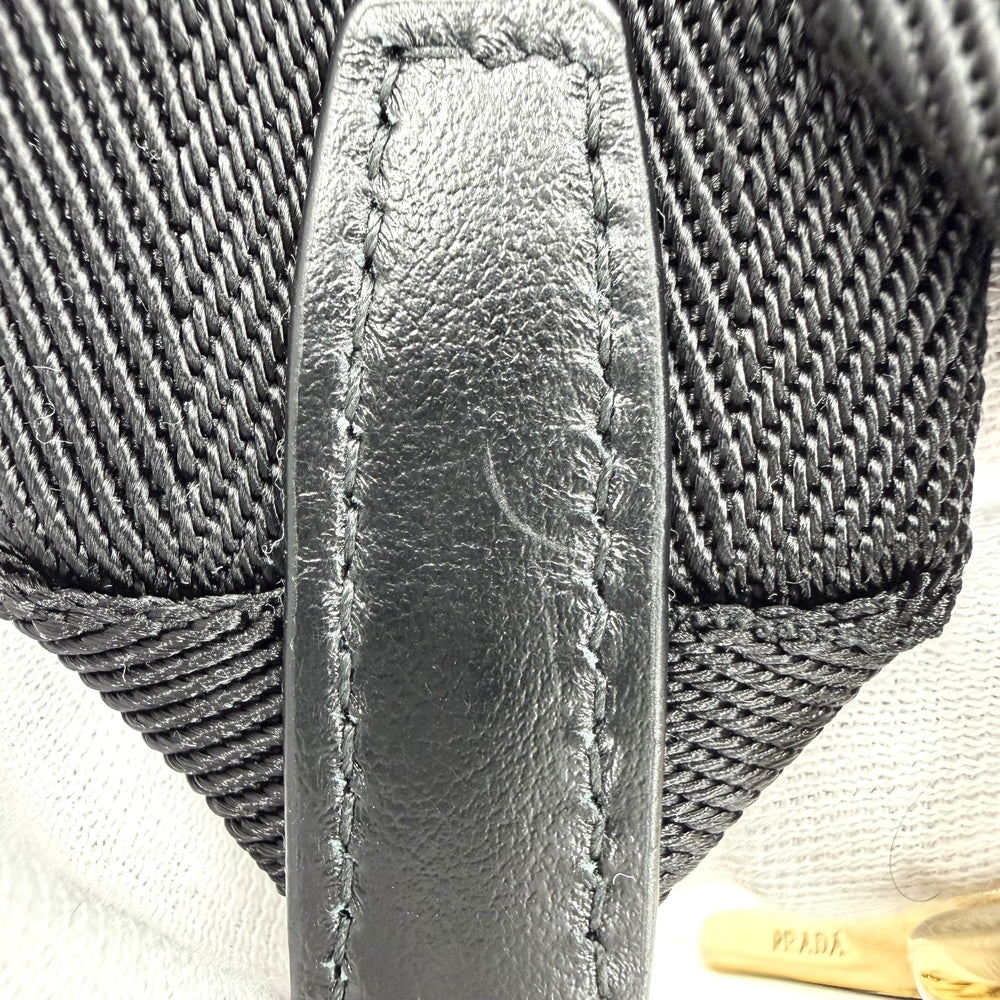 PRADA プラダ ショルダーバッグ エクスプローラ Re-Nylon トライアングルロゴ ナイロン レザー ブラック 黒 ゴールド金具 レディース【中古品】