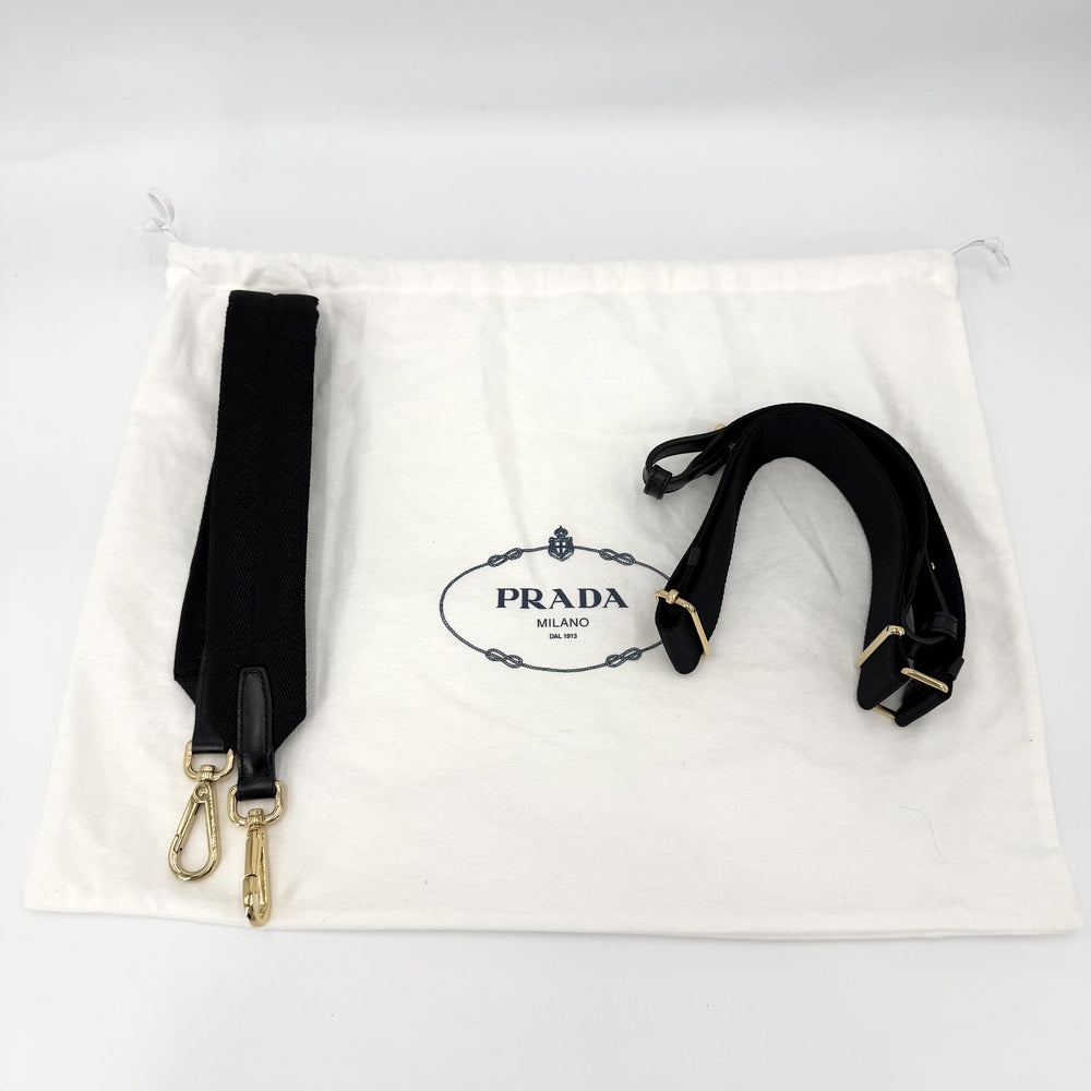 PRADA プラダ ショルダーバッグ エクスプローラ Re-Nylon トライアングルロゴ ナイロン レザー ブラック 黒 ゴールド金具 レディース【中古品】