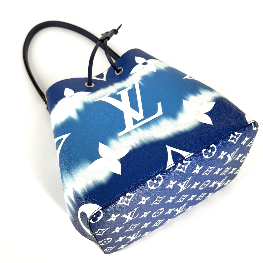 LOUIS VUITTON ルイヴィトン ショルダーバッグ LVエスカル ネオノエ モノグラム M45126 ブルー 青 ホワイト 白 シルバー金具 レディース【中古品】