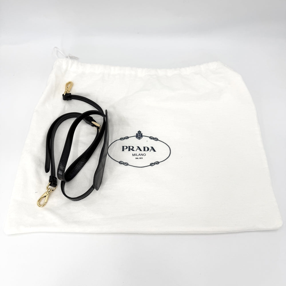 PRADA プラダ ショルダーバッグ ボニー トライアングルロゴ ポシェット 1BH229 レザー ブラック 黒 ゴールド金具 レディース【中古品】