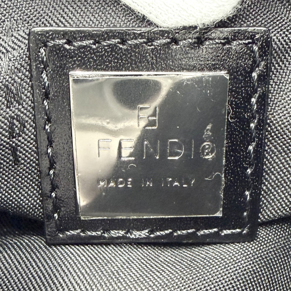 FENDI フェンディ ハンドバッグ ズッカ ミニポーチ 小さめ かばん 鞄 キャンバス レザー ブラック 黒 シルバー金具 レディース【中古品】