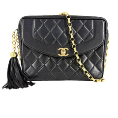 CHANEL シャネル ショルダーバッグ マトラッセ ダイアナフラップ タッセル ココマーク ターンロック ラムスキン ブラック 黒 ゴールド金具 レディース【中古品】