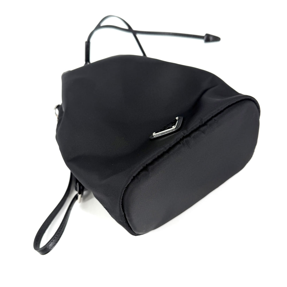 PRADA プラダ ポーチ Re-Nylon 巾着 ドローストリング 1NS369 ナイロン ブラック 黒 シルバー金具 レディース【中古品】