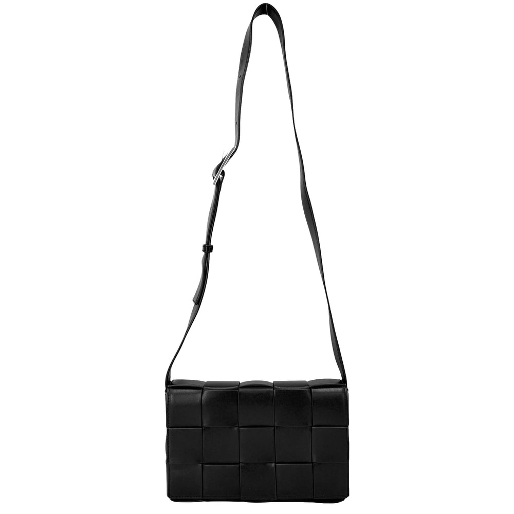 BOTTEGAVENETA ボッテガヴェネタ ショルダーバッグ イントレチャート カセット レザー ブラック 黒 シルバー金具 レディース【中古品】