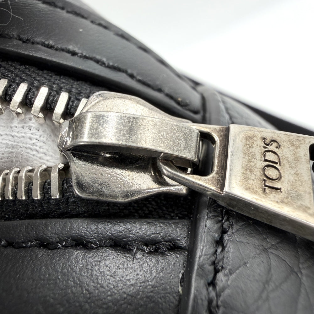 TOD’S トッズ リュック バックパック ロゴ レザー ブラック 黒 シルバー金具 メンズ【中古品】
