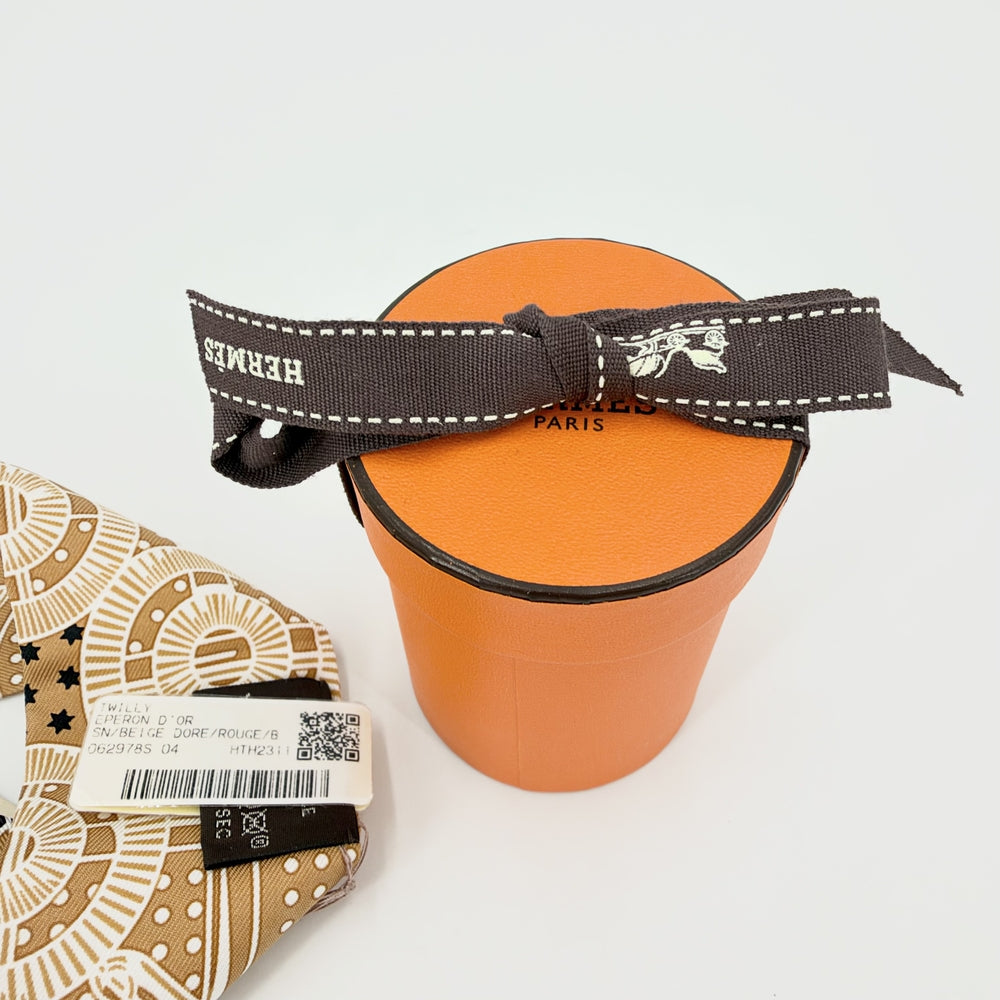 HERMES エルメス スカーフ ツイリー EPERON D'OR エプロンドール Twilly シルク ベージュ レディース【中古品】