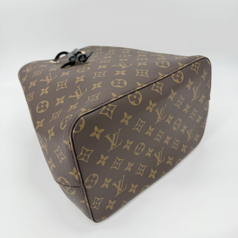 LOUIS VUITTON ルイヴィトン ショルダーバッグ モノグラム ネオノエ かばん 鞄 M44020 ブラウン 茶 ブラック 黒 ゴールド金具 レディース【中古品】