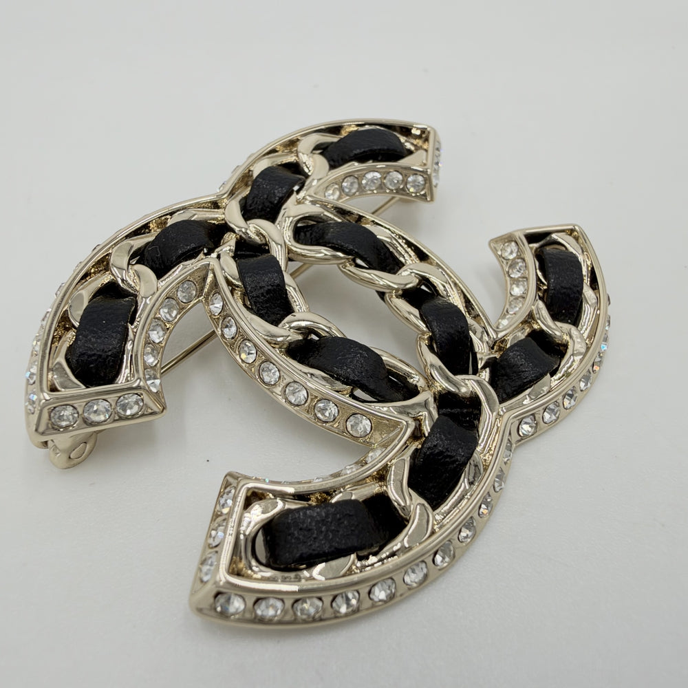 CHANEL シャネル ブローチ ココマーク チェーンモチーフ アクセサリー GP レザー AB5107 B23C シルバー レディース 約17.4g 2023年【中古品】