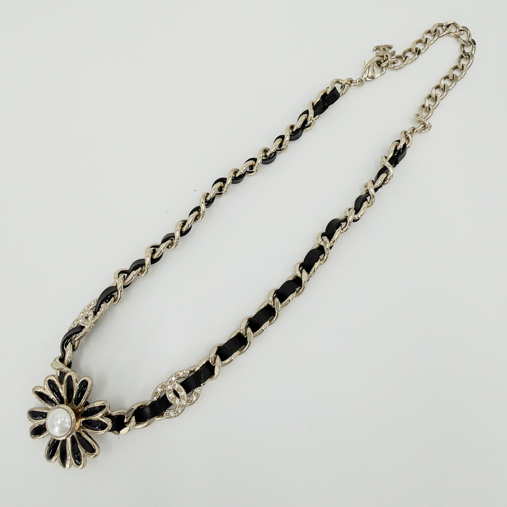 CHANEL シャネル ネックレス ココマーク フラワーモチーフ ストラス アクセサリー GP レザー ラインストーン AB9664 A22K シルバー レディース 約42.6g 2022年【中古品】