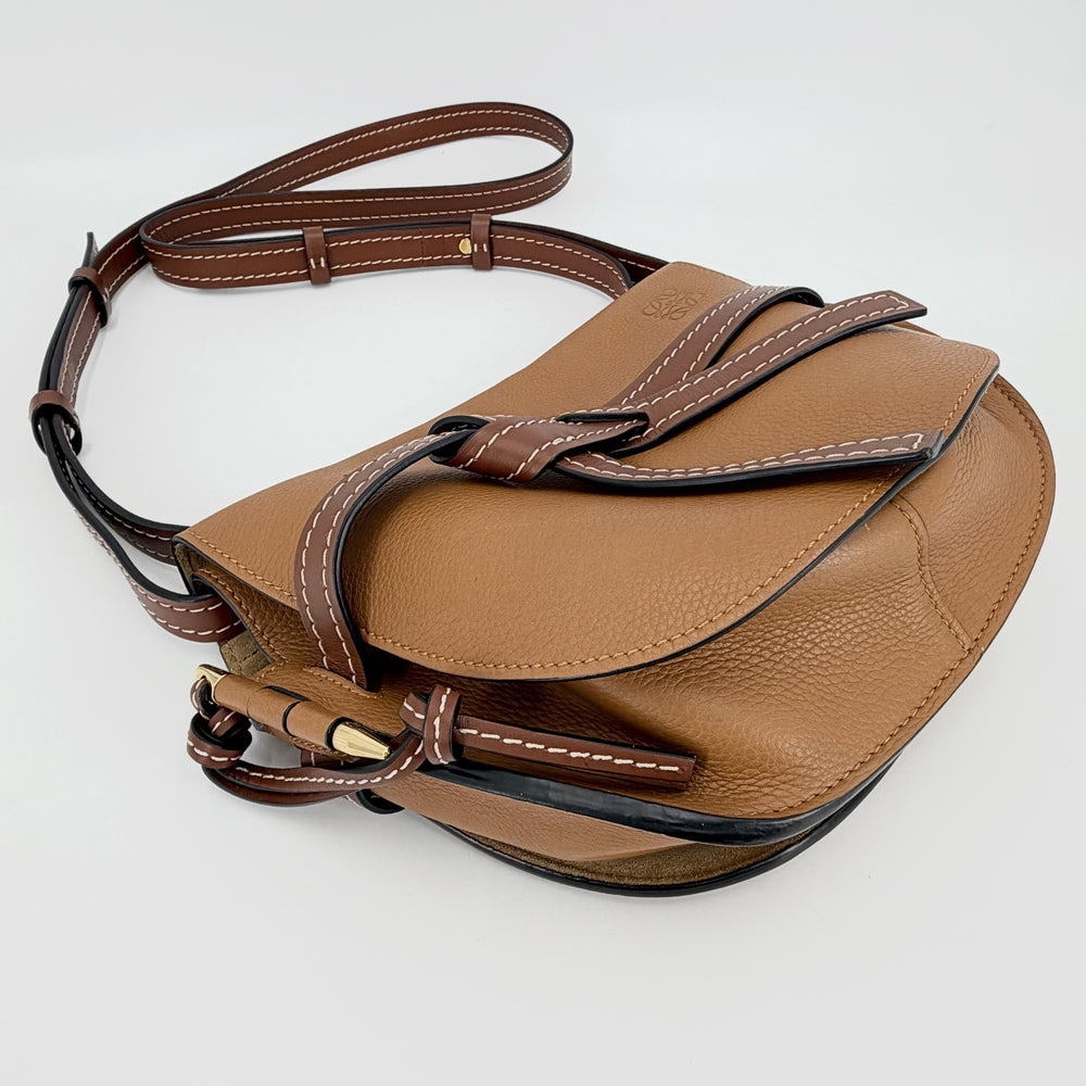 LOEWE ロエベ ショルダーバッグ アナグラムロゴ ゲートバッグ スモール レザー ブラウン 茶 ゴールド金具 レディース【中古品】