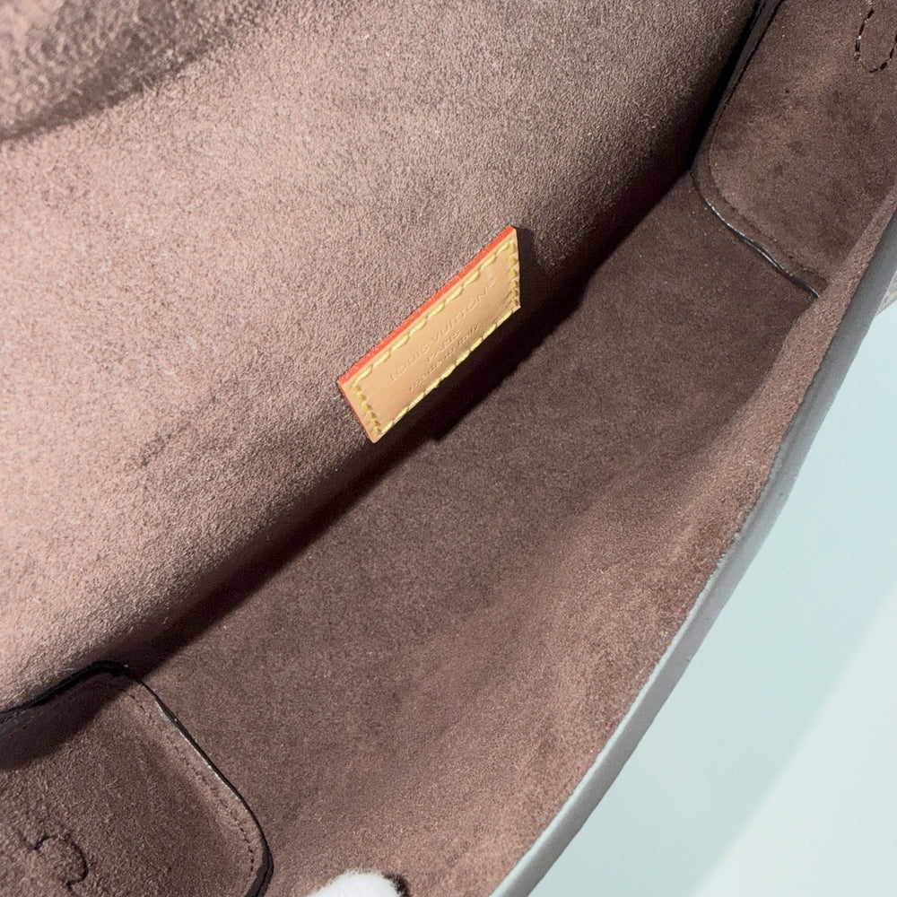 LOUIS VUITTON ルイヴィトン ハンドバッグ ポシェットカミーユ モノグラムキャンバス M13566 PVCコーティングキャンバス レザー ブラウン 茶 ゴールド金具 レディース【中古品】