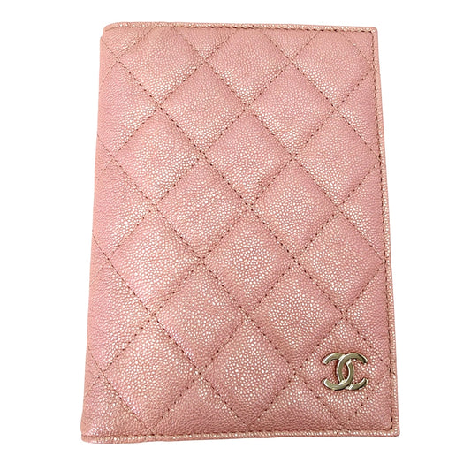 CHANEL シャネル 手帳カバー マトラッセ ココマーク パスポートケース 小物 メタリック キャビアスキン ピンク シルバー金具 レディース【中古品】