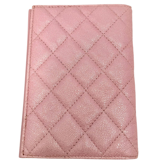 CHANEL シャネル 手帳カバー マトラッセ ココマーク パスポートケース 小物 メタリック キャビアスキン ピンク シルバー金具 レディース【中古品】
