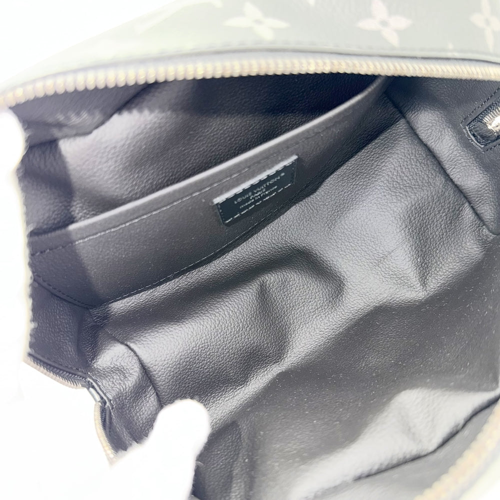 LOUIS VUITTON ルイヴィトン クラッチバッグ モノグラムエクリプス ロッカー ドップキット セカンドバッグ モノグラムエクリプス かばん 鞄 M83113 PVCコーティングキャンバス レザー ブラック 黒 シルバー金具 メンズ【中古品】