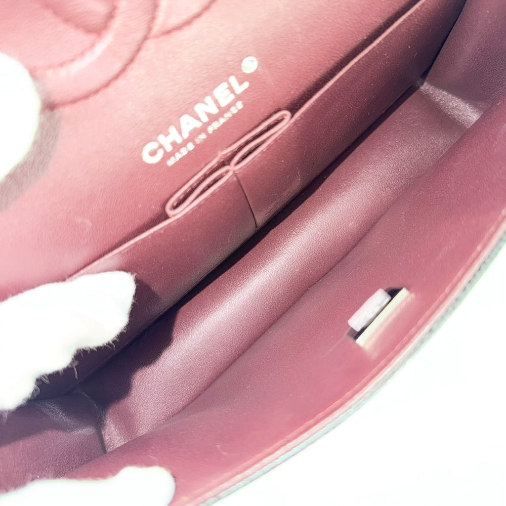 CHANEL シャネル ショルダーバッグ マトラッセ25 ダブルフラップ ダブルチェーン チェーン ココマーク ココ かばん 鞄 キャビアスキン ブラック 黒 シルバー金具 レディース【中古品】