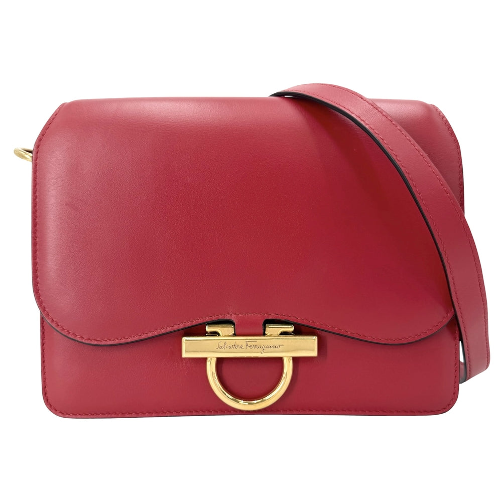 Salvatore Ferragamo サルヴァトーレフェラガモ ショルダーバッグ ガンチーニ ジョアン レザー レッド 赤 ゴールド金具 レディース【中古品】
