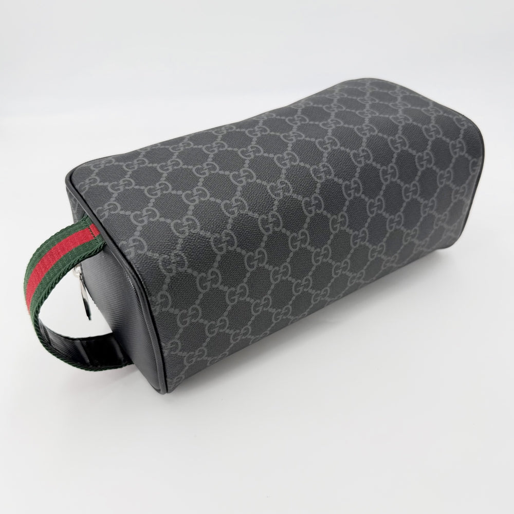 GUCCI グッチ ポーチ ウェブストライプ スモール コスメティックケース コスメポーチ セカンドバッグ 855753 GGスプリームキャンバス ブラック 黒 シルバー金具 メンズ【中古品】