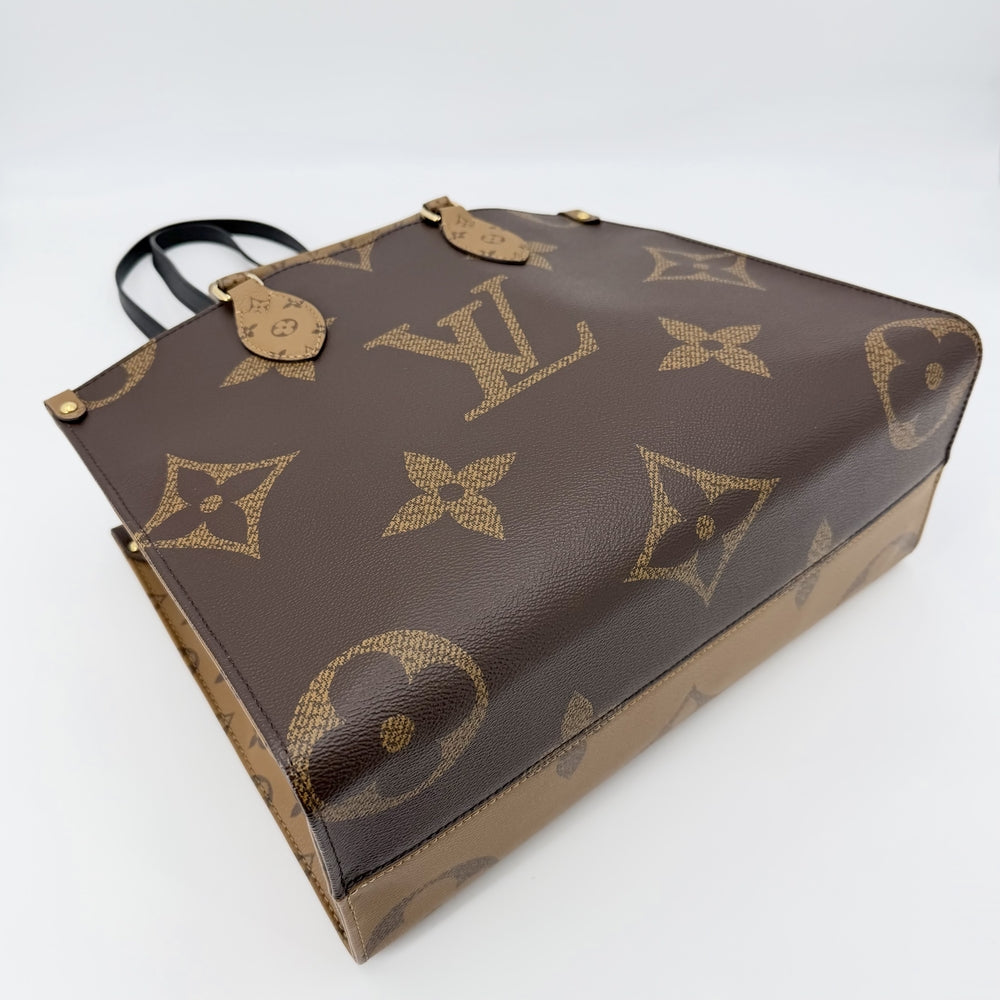 LOUIS VUITTON ルイヴィトン 2WAY オンザゴーMM ハンドバッグ トートバッグ かばん 鞄 M45321 PVCコーティングキャンバス モノグラムジャイアント モノグラム・リバース ブラウン 茶 ゴールド金具 レディース【中古品】