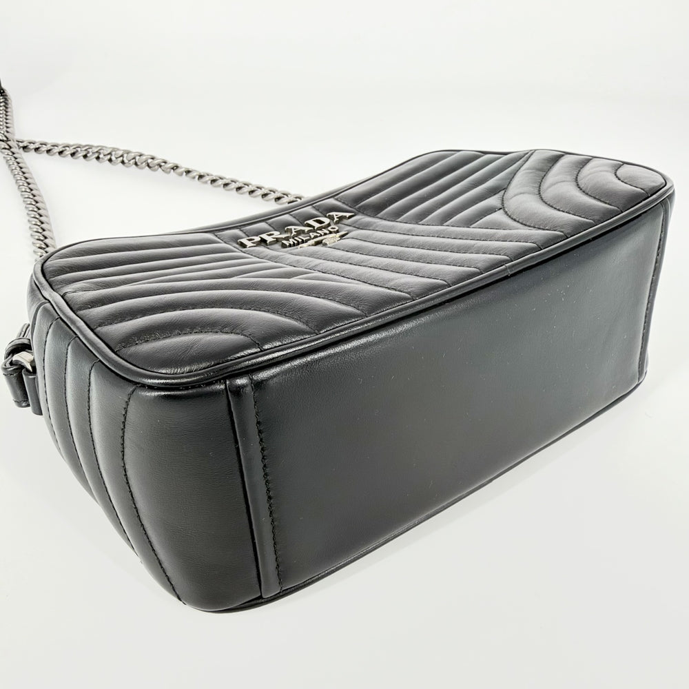 PRADA プラダ ショルダーバッグ ダイアグラム トライアングルロゴ メンズ レディース 1BH083 レザー ブラック 黒 シルバー金具 ユニセックス【中古品】