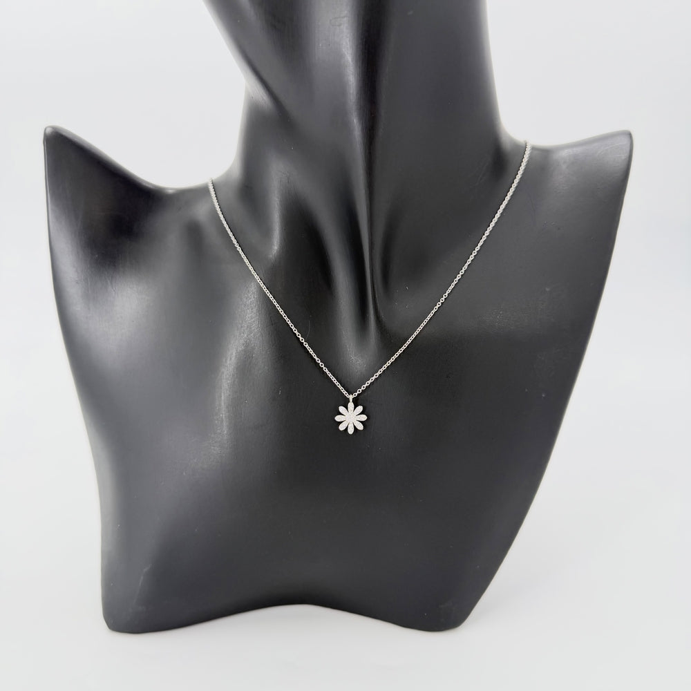 TIFFANY&Co. ティファニー ネックレス デイジー ペンダント ジュエリー 18金WG 750 ジュエリー アクセサリー K18ホワイトゴールド ダイヤモンド レディース 約2.1g【中古品】