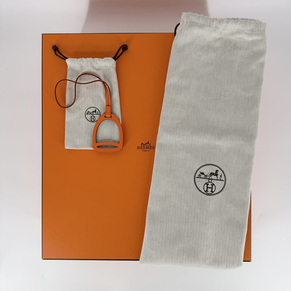 HERMES エルメス トートバッグ スティープル28 ハンドバッグ W刻印 キャンバス レザー オレンジ ベージュ シルバー金具 レディース 2024年【中古品】