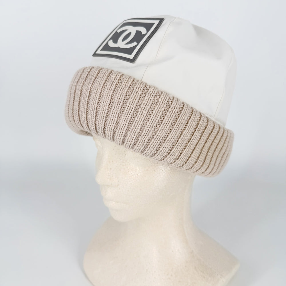 CHANEL シャネル ニットキャップ ココマーク ビーニー スポーツライン ニット帽 ファッションアイテム アパレル 冬 ポリエステル ウール ホワイト 白 ベージュ レディース【中古品】