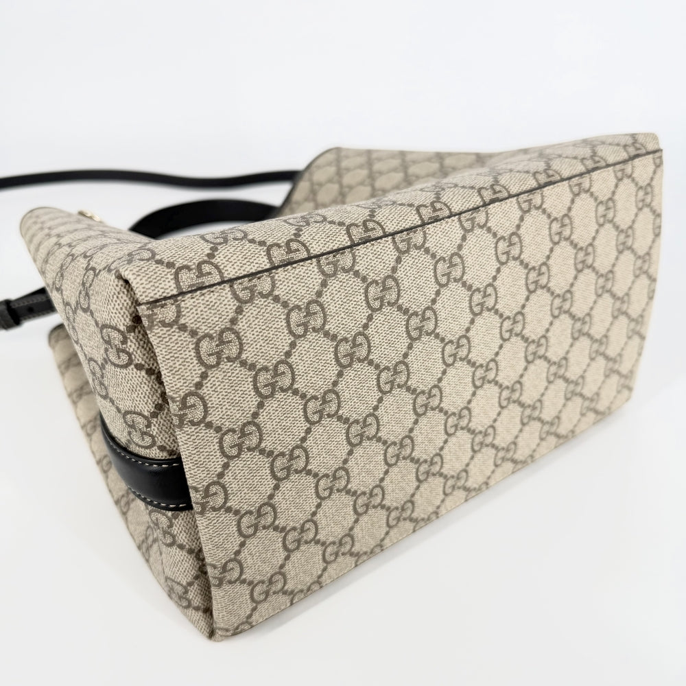 GUCCI グッチ トートバッグ GGエンブレム ミディアム バケットバッグ ハンドバッグ 815103 GGスプリームキャンバス レザー ベージュ ブラック 黒 ゴールド金具 レディース【中古品】