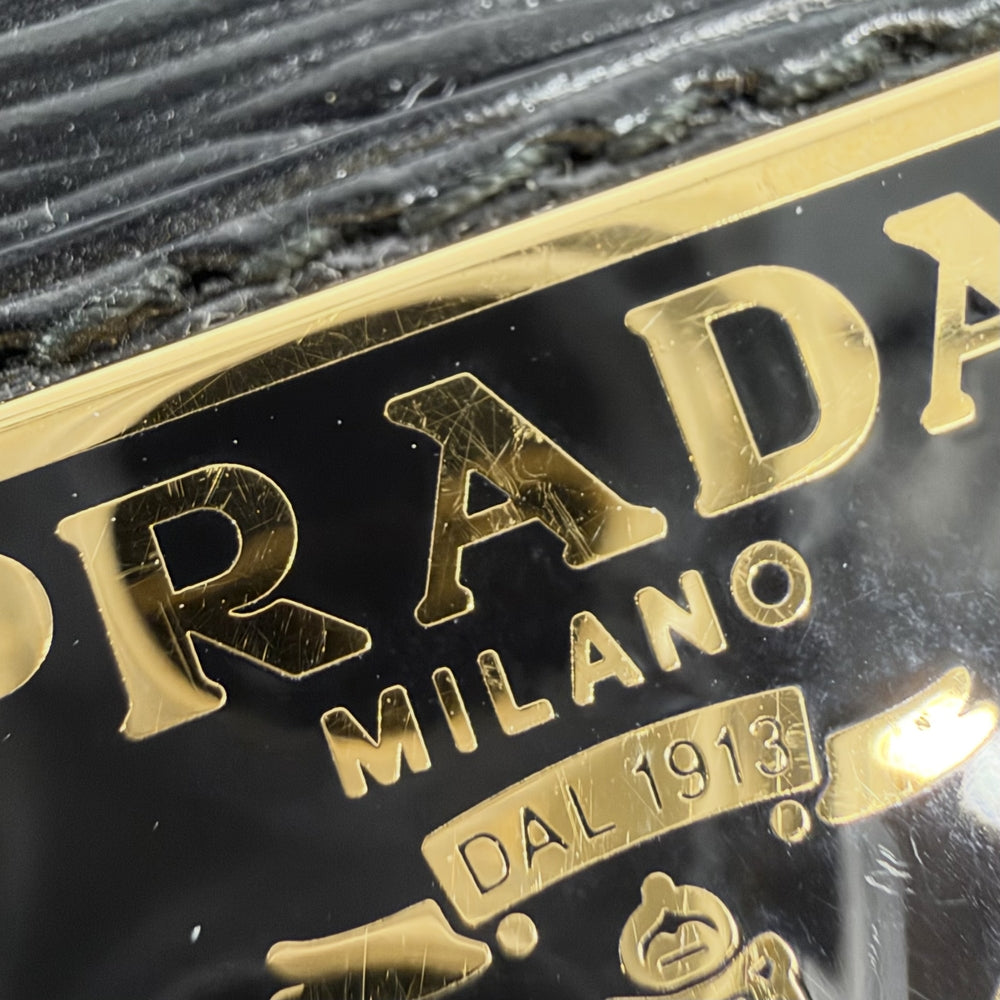 PRADA プラダ ショルダーバッグ ショルダーウォレット トライアングルロゴ ポシェット レザー ナイロン ブラック 黒 ゴールド金具 レディース【中古品】