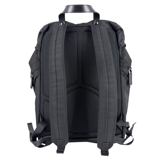 PRADA プラダ リュック バックパック Re-Nylon トライアングルロゴ メンズ レディース ナイロン ブラック 黒 シルバー金具 ユニセックス【中古品】