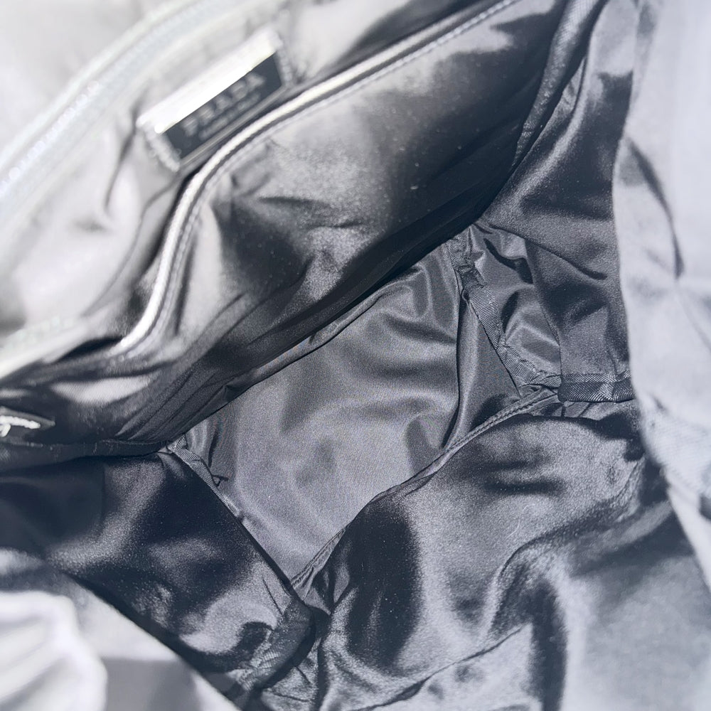 PRADA プラダ リュック バックパック Re-Nylon トライアングルロゴ メンズ レディース ナイロン ブラック 黒 シルバー金具 ユニセックス【中古品】