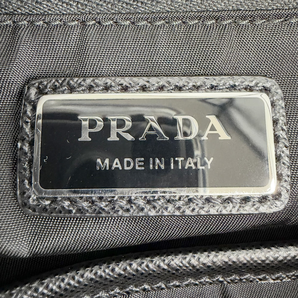 PRADA プラダ リュック バックパック Re-Nylon トライアングルロゴ メンズ レディース ナイロン ブラック 黒 シルバー金具 ユニセックス【中古品】